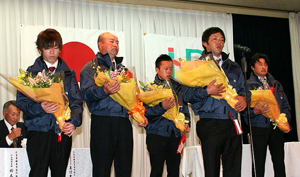 （左から前谷隆博さん、藤井康浩さん、藤本雄紀さん、檜高侑祐さん、和田慎吾さん）